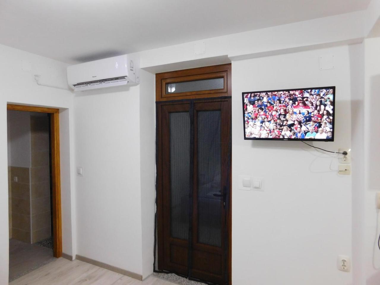 Apartments Leo Janjina Dış mekan fotoğraf