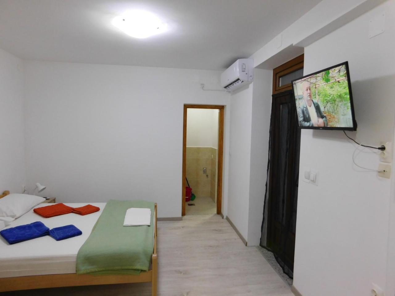 Apartments Leo Janjina Dış mekan fotoğraf