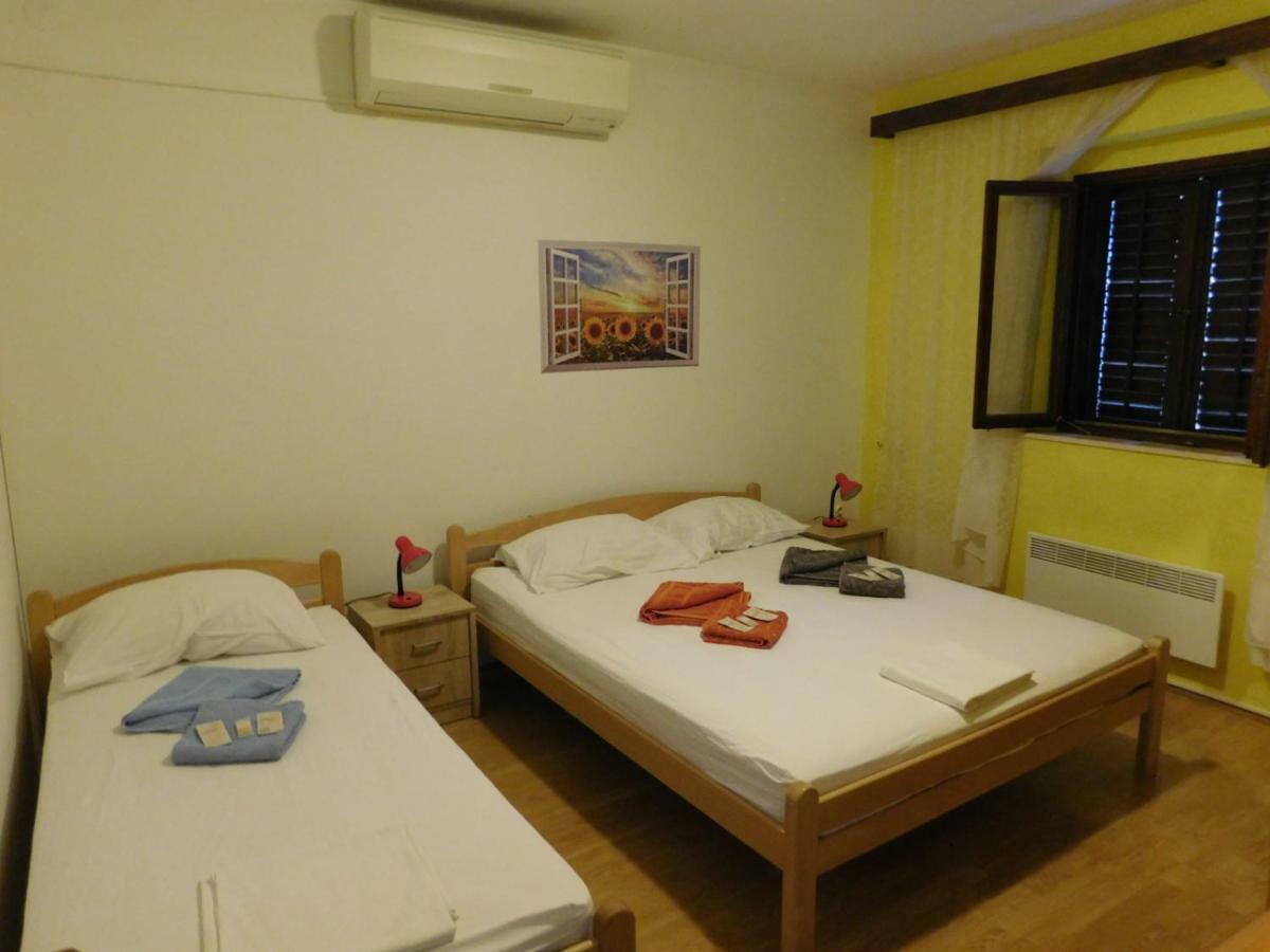 Apartments Leo Janjina Dış mekan fotoğraf
