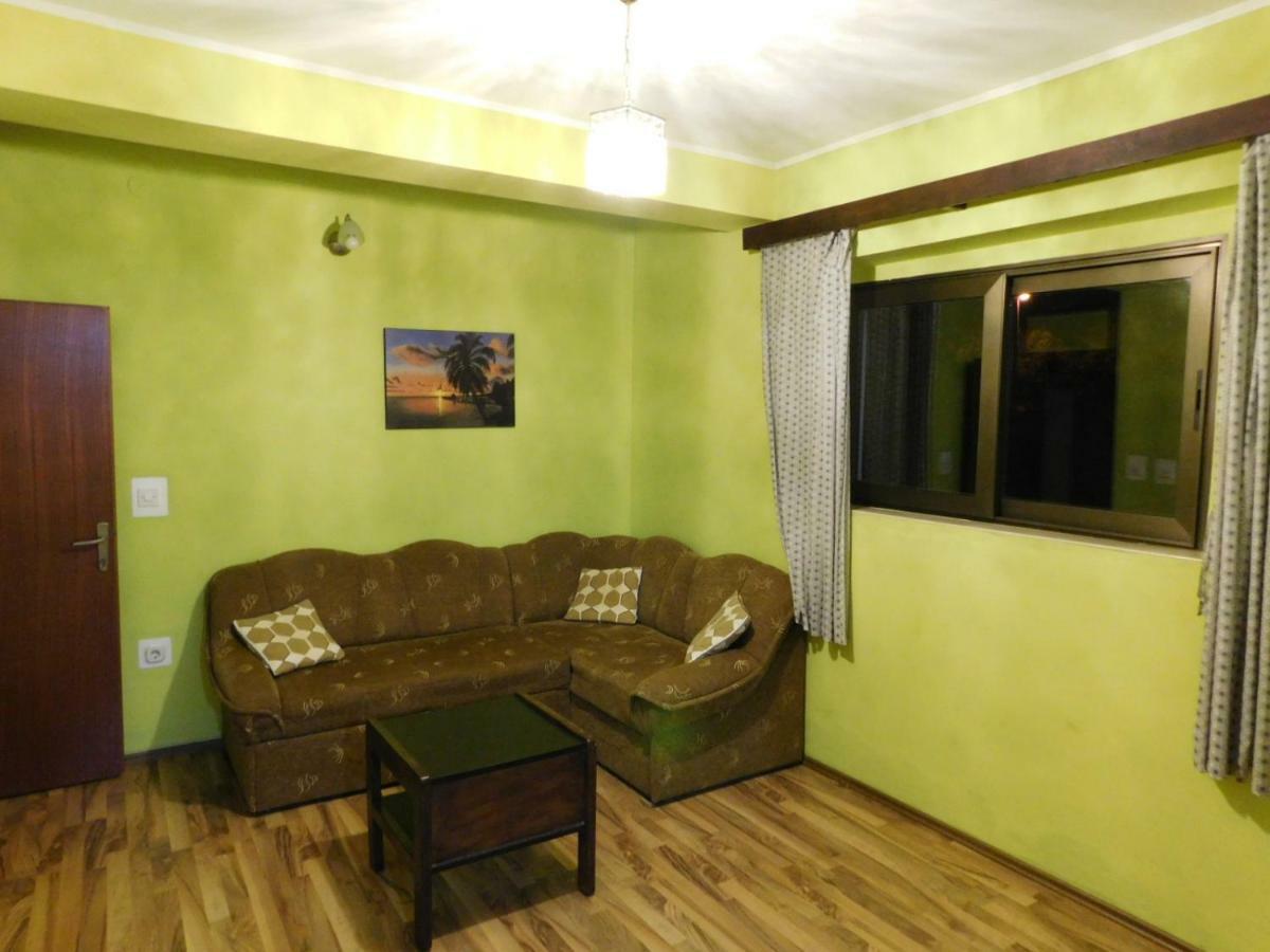 Apartments Leo Janjina Dış mekan fotoğraf