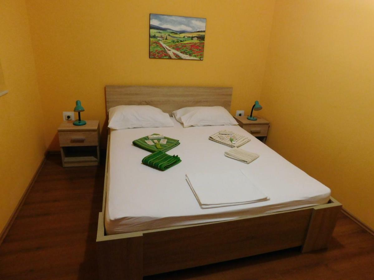 Apartments Leo Janjina Dış mekan fotoğraf